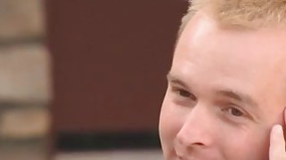 Anh hói buồi to nện cháy máy cô em hàng múp đang nứng