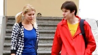 Phát hiện em gái thủ dâm cùng con cặc khổng lồ