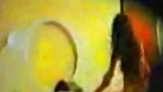 Người vợ trẻ mở tiệm mát-xa lành mạnh những gã cạnh nhà đê tiện lại lắm trò