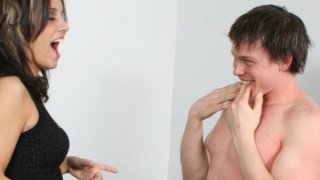 Chuyện tình anh học sinh và cô chủ quán cafe có Ông xã biến thái