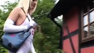 Vợ hư hỏng 3P nhìn anh trai tốt của mình quan hệ với cô ấy đến cực khoái và tiếng rên rỉ của cô ấy vang vọng