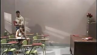 Bắt quả tang em gái vừa xem sex vừa móc