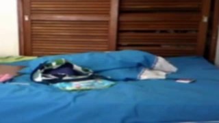 Gạ địt em bồi bàn xinh đẹp đi làm xa chồng