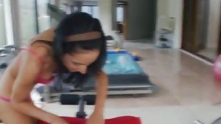 Cô dì trưởng thành có vẻ trầm tính nhưng khi chơi sẽ bị vắt kiệt sức