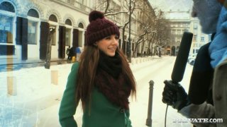 Qua nhà nhỏ bạn thân học nhóm mà nó lên cơn dam dang bất ngờ