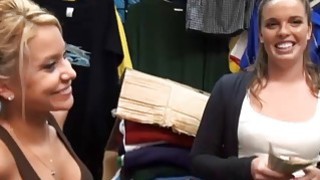 Anh đừng chơi game nữa chơi lồn em đi