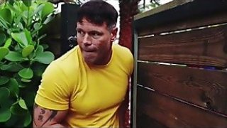 Chú đụ có sướng hơn cặc người yêu cháu không