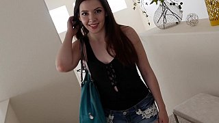 Điều quan trọng nhất là sự chân thực, mối quan hệ thực sự với một phụ nữ trẻ có gia đình tốt