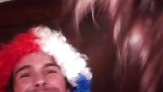 Quan hệ tay ba trong bếp với bà mẹ kế tóc vàng nóng bỏng! Mẹ kế của tôi không thể cưỡng lại được những tưởng tượng tình dục của tôi