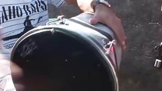 Cuộc sống nghèo khó, cậu em trai bán chị gái mong được đổi đời