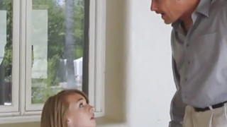 Khi bố Người chồng là gã đàn ông lăn nhăn và bạn gái của con trai cũng lọt vào tâm ngắm