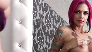 Ông chồng tự tin để Cô vợ ở cùng cấp dưới để thử lòng… và cái kết