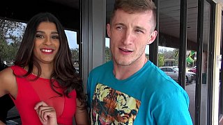 Dụ cô bạn thân đến nhà rồi trói lại địt bạo dâm