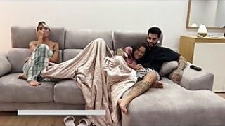 Em có thỏa mãn sau khi anh làm cho cái lồn nhỏ của anh phun nước không?