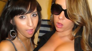 Bắt gặp nhân viên thủ dâm trong giờ làm việc