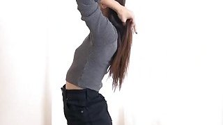 Mẹ ngực khủng Joslyn James thử thách máy bay