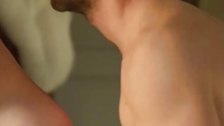 Người tình nghiện game và ông anh trai nghiện chịch