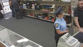 Chị dâu dáng nuột liếm cặc em trai yếu lòng