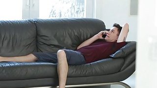 Gạ cô em mông tròn bú buồi cực đã