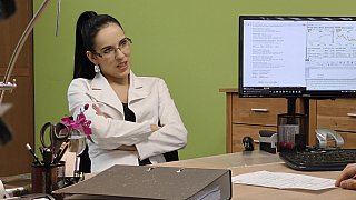 5 ngày người vợ đi vắng, tôi gặp tại nạn nhưng được bạn thân cô ấy chăm sóc