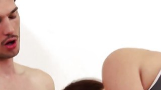 MDBK-276 Tôi ở một mình với một con điếm say xỉn ngồi đối diện tôi trên chuyến tàu cuối cùng. Tôi nghĩ cô ấy đã phát hiện ra tôi đang nhìn trộm chiếc quần lót không được bảo vệ của cô ấy, nhưng cô ấy bắt đầu khoe chúng và quyến rũ tôi.