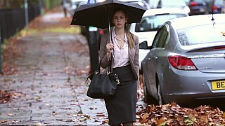 Học sinh nữ đại học đi làm thêm yêu ông chủ đã có vợ yêu, khiến ông chán luôn Cô vợ ở nhà