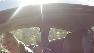 Móc lồn em gái vừa mới đi học về bót cả cặc