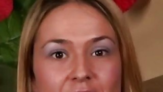 Em có thỏa mãn sau khi anh làm cho cái lồn nhỏ của anh phun nước không?