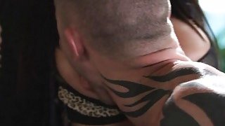 Cái lồn hồng hào của nữ thần dẫn chương trình đã lộ hết rồi~ Cô ấy không ngại ngần chạm vào bộ ngực tuyệt đẹp của mình~