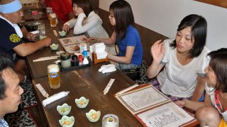 Hưởng tuần trăng mật cùng vợ yêu