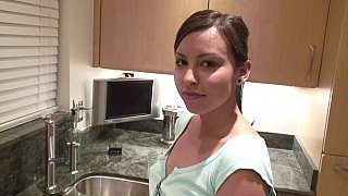 Bất ngờ móc lồn khiến em sướng chảy nước