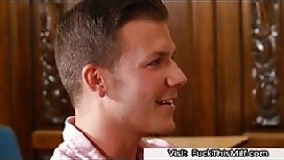 Má về quê, con gái ở nhà bị bố dượng làm tình bị liên tục 3 ngày liền