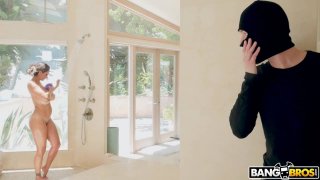 Anh hùng cứu mỹ nhân, được nàng lấy thân báo đáp