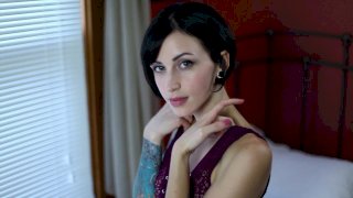 Cậu thích địt lồn tớ hay là lồn cậu ấy