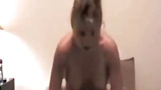 Cô gái trẻ làm tình ở văn phòng XXX XXX