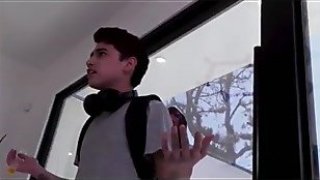 Gừng càng già càng cay, Ông chồng già đưa vợ yêu trẻ lên đỉnh mỗi ngày