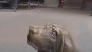 Em nhân viên khách sạn phục vụ những con cặc háu ăn