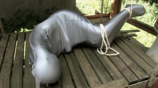 Nier cao cấp: Trời ơi, đau quá, đau quá, mông tao bị mày làm đau, tao sắp ị ra quần rồi