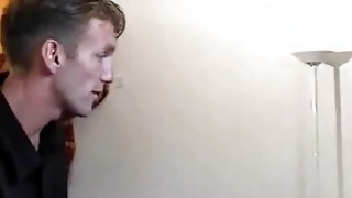 Người dì thiếu thốn và đứa cháu trai may mắn