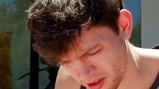 Gã chồng say rượu, vợ yêu lén lút với anh bạn thân