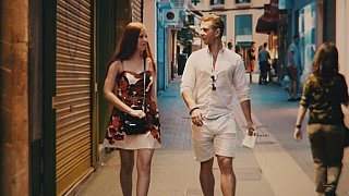 Lén lút quan hệ tình dục trên bãi biển công cộng với cô gái có vòng ba hoàn hảo