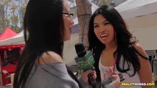 "Ze Ze Feng Shang" cô gái mặc quần bó nóng bỏng, dễ thương và ngọt ngào