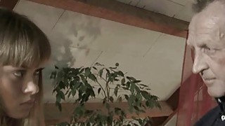 Em xinh như hoa khiến bao con cặc cương cứng