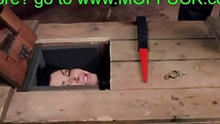 Vợ yêu vào viện chăm sóc ông chồng trở thành con mồi cho đám tội phạm hấp diêm