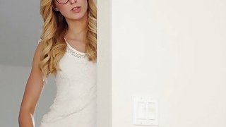 Cậu nhóc làm liều đụ chị cạnh nhà mông to từ phía sau