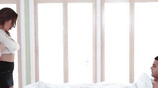 Bú cục thịt cho bố để thế chấp tiền cho chồng