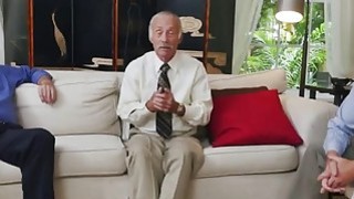 FLAV-315 Cô gái thỏ quyến rũ và dâm đãng là một con đĩ thích ăn thịt và thích tự ngược đãi bản thân