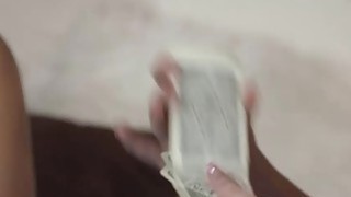 Cô vợ đẹp nhất để lộ mặt quan hệ với chồng qua điện thoại