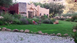 Má kế dạy cho 2 đứa con bài học tình dục khi phát hiện cả hai đang tò mò của nhau