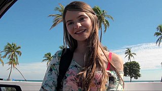 Tiếng xì hơi lớn của một cậu bé